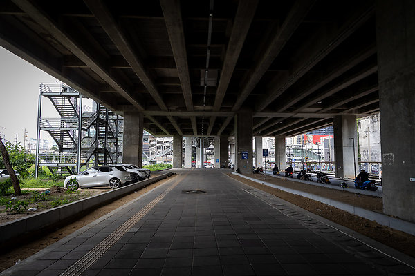 GROUNDLEVEL ROAD