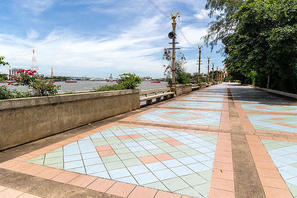 PHRA PRADAENG RIVERSIDE