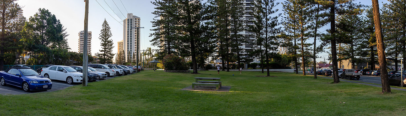 MAIN BEACH PLACE DAY