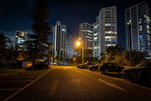 MAIN BEACH PLACE NIGHT