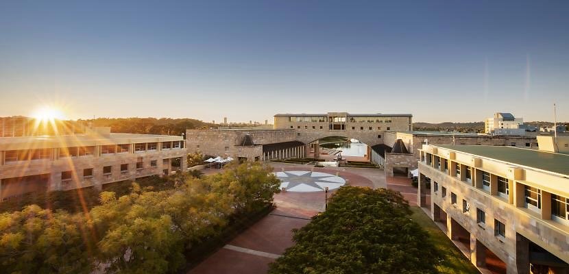 Bond University - 8
