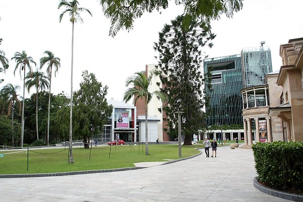 QUT TB - 3