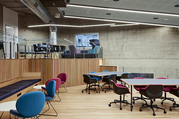 qut-d101-theatre-brisbane-fitout-study-desks-17-1