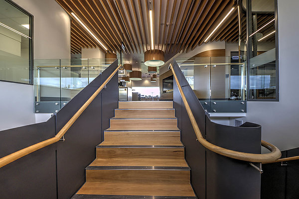 queensland-university-of-technology-executive-centre-brisbane-education-construction-refurbishment-staircase-025