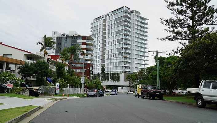 Cannes Ave, Surfers Paradise