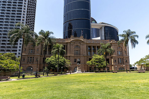 QUEENS GARDENS