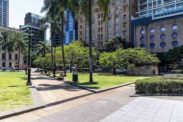 QUEENS GARDENS-11