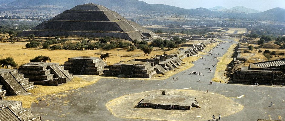Teotihuacan (1 hr from MC)