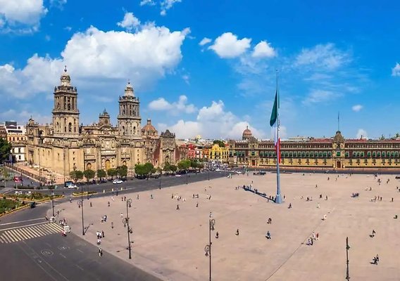 Zocalo Constitution Square 001.jpg