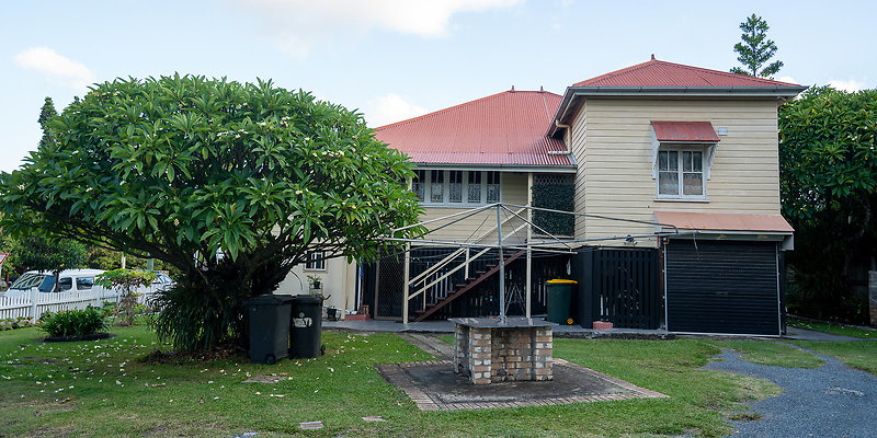 SOUTH BRISBANE 39 Russell St