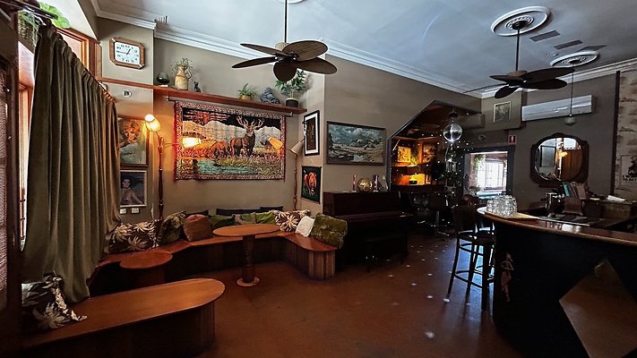 Woolloongaba Bar8