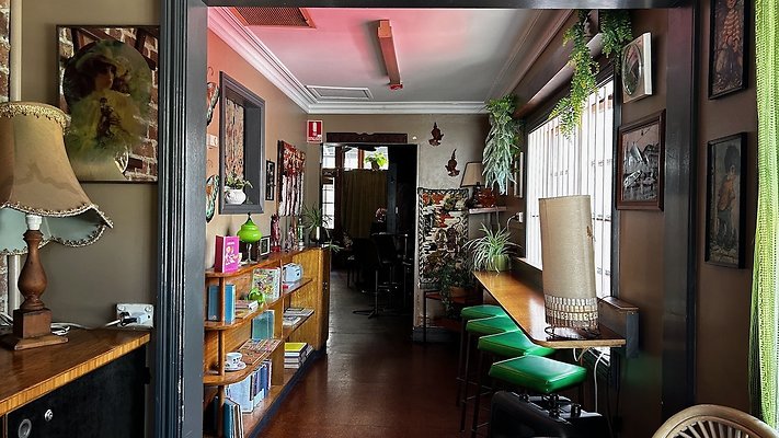 Woolloongaba Bar1
