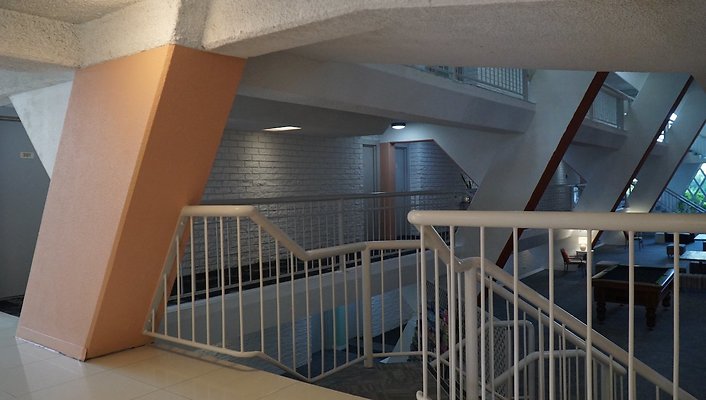 55 Eden Ave24
