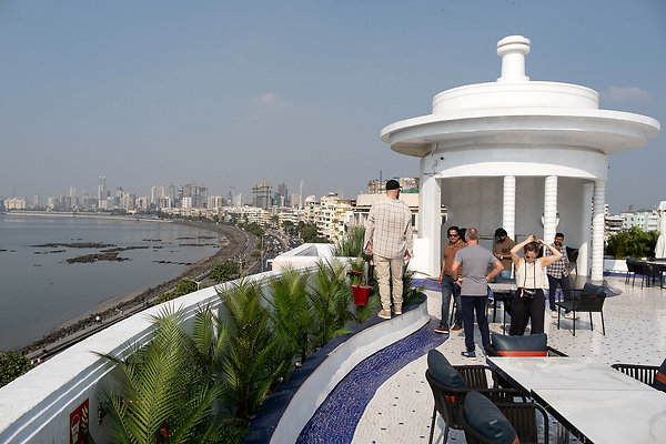 3 1 MARINE PLAZA HOTEL ROOFTOP AND STREET LEVEL
