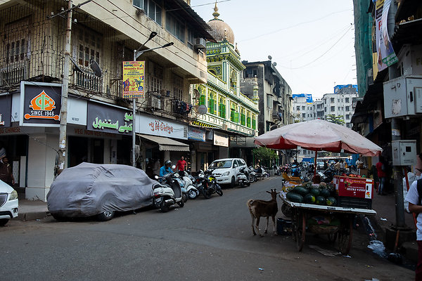 3 MUSLIM NEIGHBORHOOD
